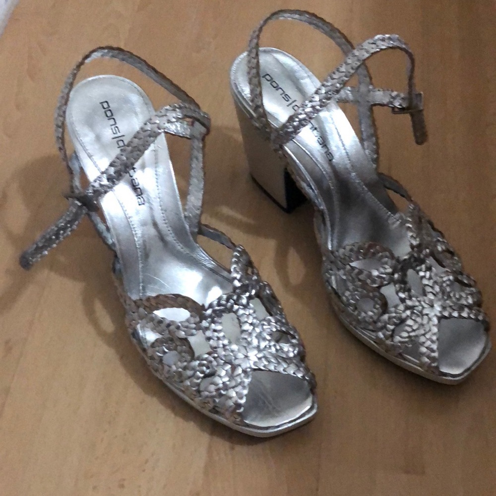 Pons Quintata sandals